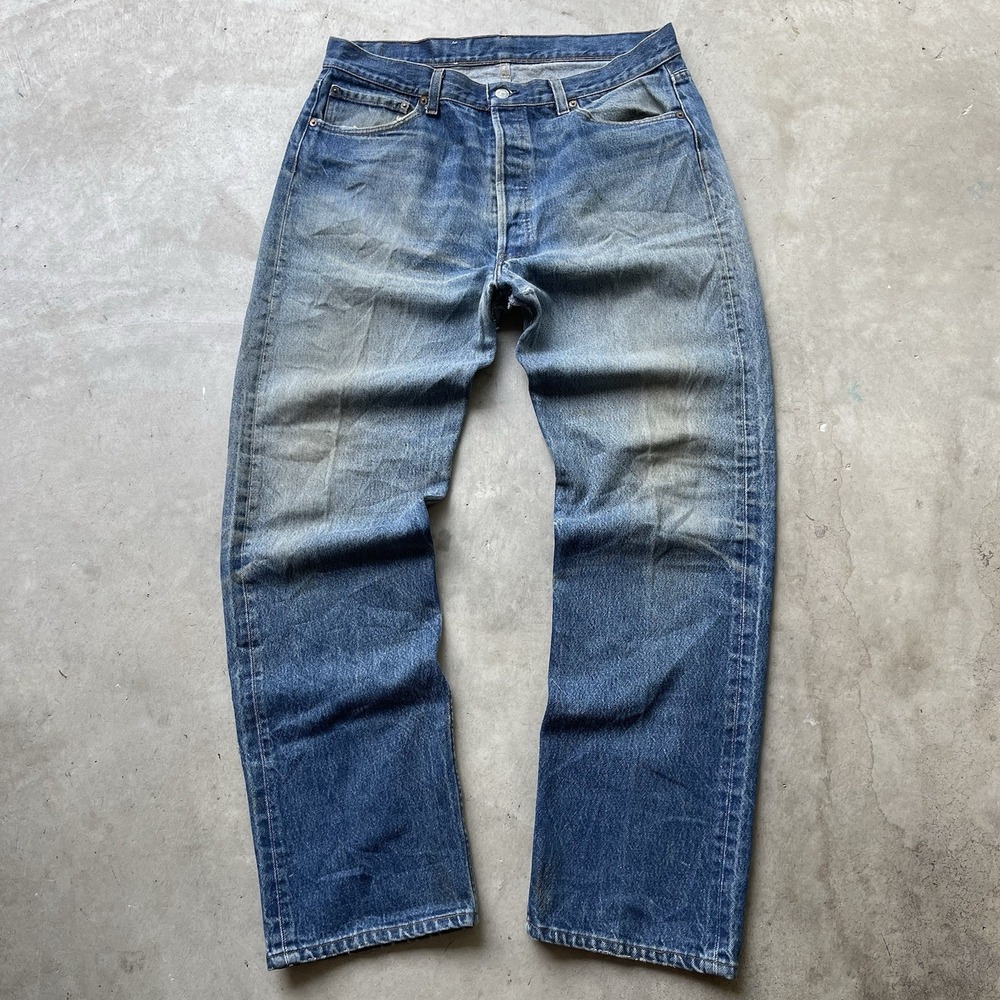 Vintage Levis 501 Jeans Mens 34x32 Light Blue Button Fly Straight USA Made 70s